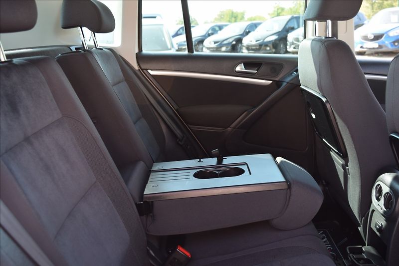 Volkswagen Tiguan 2,0 TDI 81KW ALU NÍZKÝ NÁJEZD - fotka 47 z 47