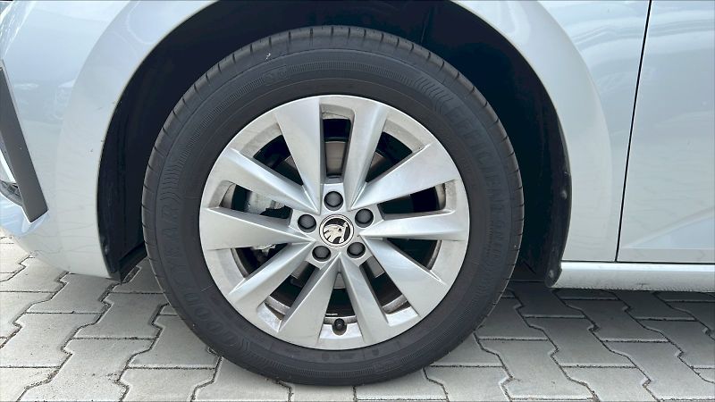 Škoda Scala (2024) SELEC TSI 110/1.5 A7F - fotka 10 z 27