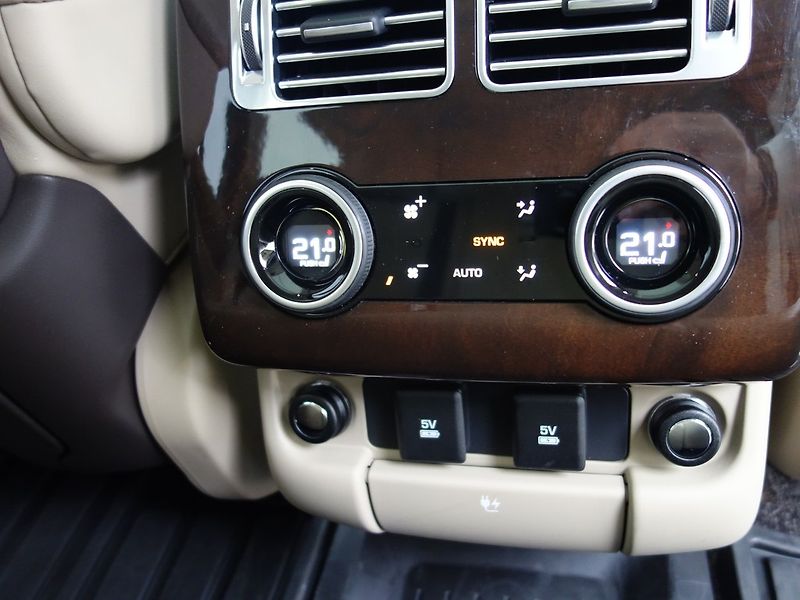 Land Rover Range Rover (2021) D300*VOGUE*50000KM*ZÁR*1M*CZ!! - fotka 44 z 50