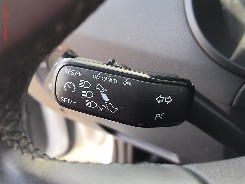 Škoda Octavia (2019) 1.6 TDi, ČR, Style, LED - fotka 19 z 24
