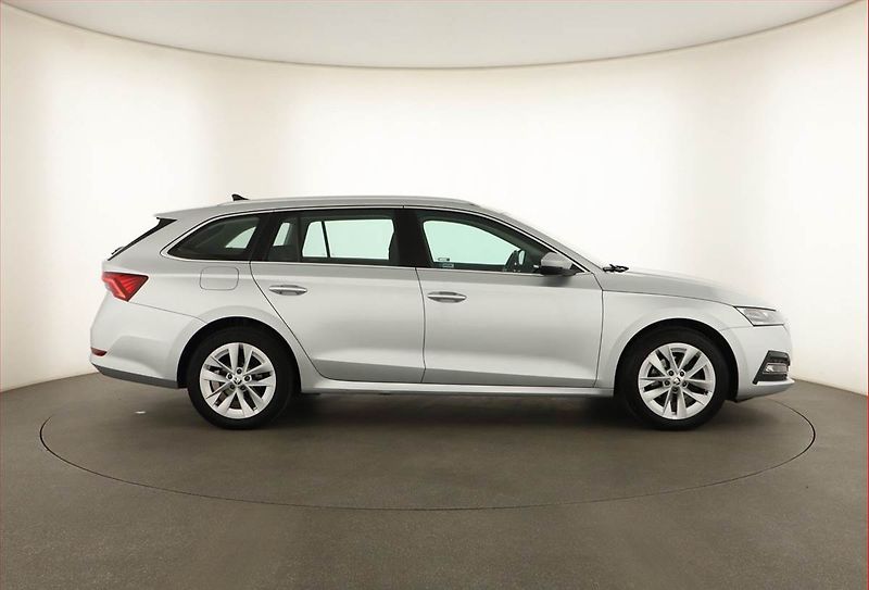 Škoda Octavia (2021) Style 2.0 TDI, Automat, ČR - fotka 6 z 16