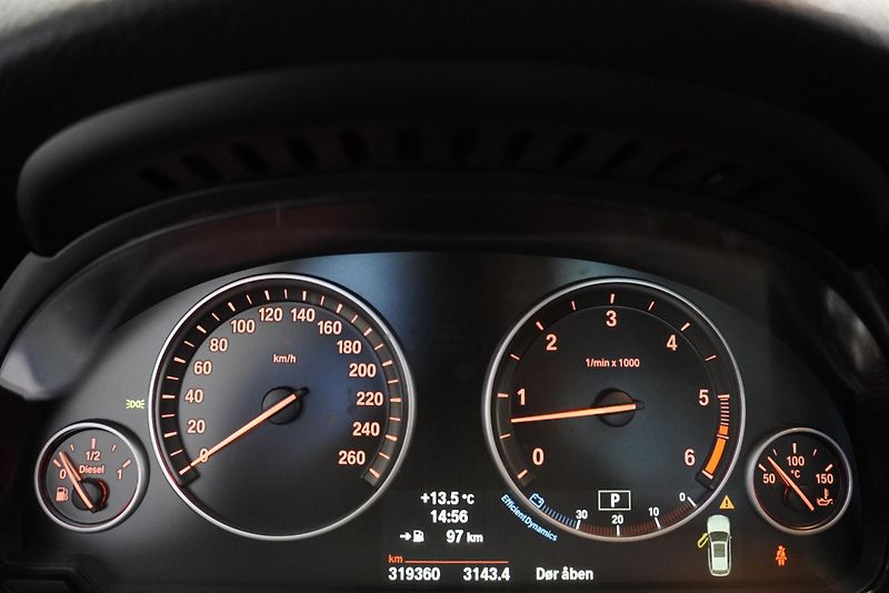 BMW Řada 5  3,0 XDRIVE FACELIFT AUTOMAT - fotka 19 z 29