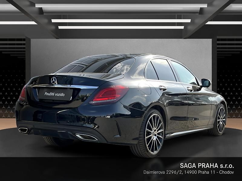 Mercedes-Benz Třídy C Třída C 400 4MATIC AMG Line - fotka 4 z 18