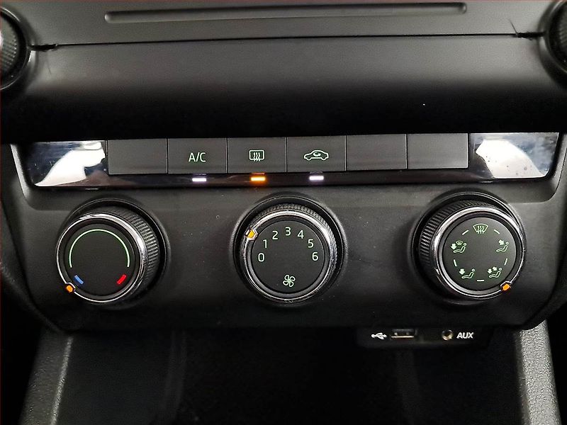 Škoda Octavia (2014) 1.6 TDI, Tempomat - fotka 15 z 16