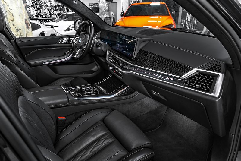 BMW X7 40D PANORAMA/M PAKET/HUD - fotka 11 z 23