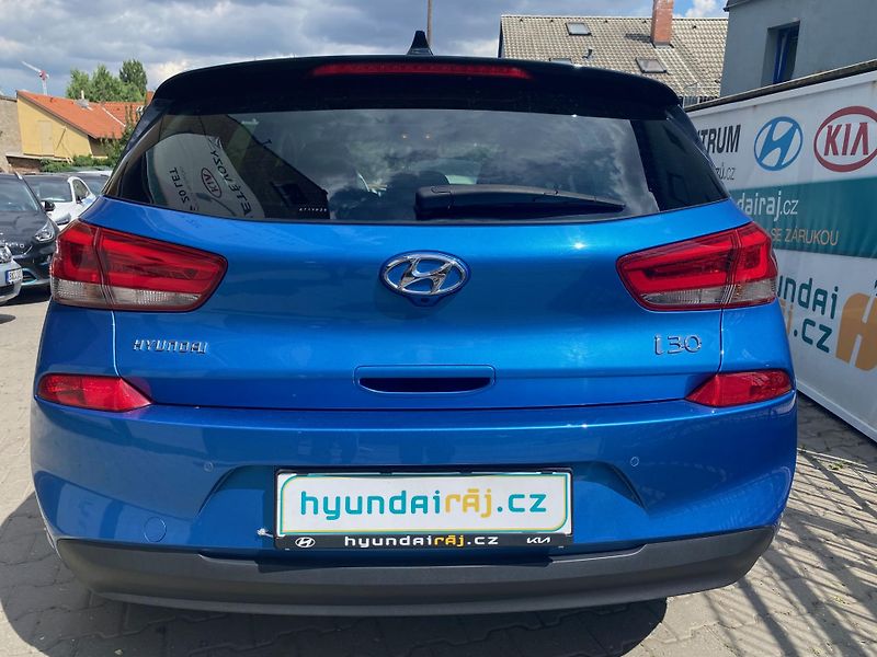 Hyundai i30 1.4 - PREMIUM - NÍZKÉ KM - fotka 5 z 16
