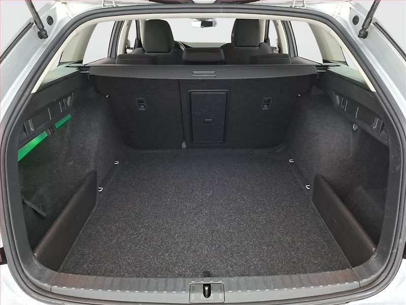 Škoda Octavia (2022) Ambition 2.0 TDI, ČR,1.maj - fotka 13 z 17