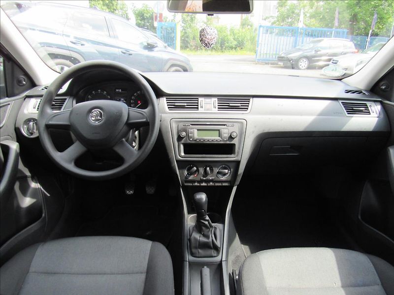Škoda Rapid 1,2 MPi Active - fotka 11 z 27