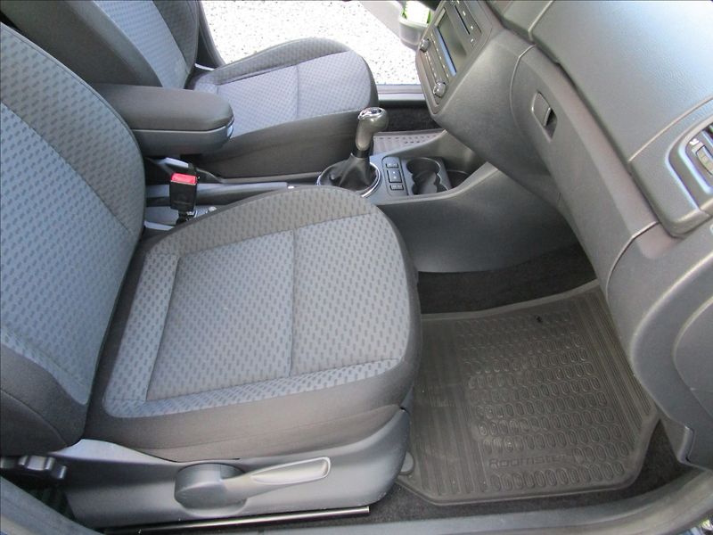 Škoda Roomster 1.4i 16V Ambition, aut Klima - fotka 19 z 48