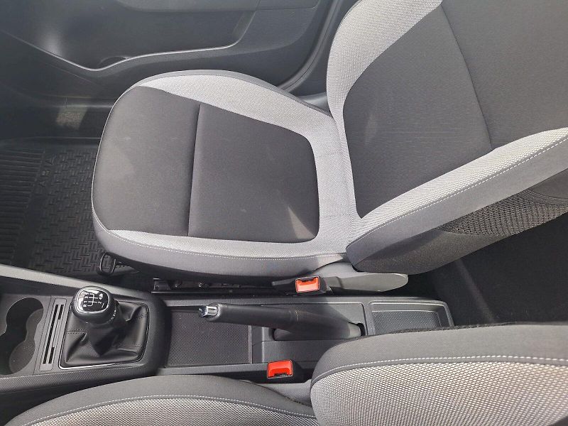 Škoda Fabia (2016) 1.2 TSI / 66kW / 5MP / Ambitio - fotka 17 z 30