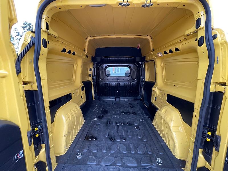 Fiat Dobló 1.6mJTD 77kW*CZ* 1.MAJ* - fotka 12 z 22
