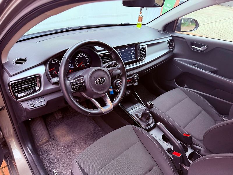 Kia Rio 1.2 MPi Exclusive, Serviska - fotka 15 z 26