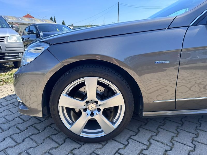 Mercedes-Benz Třídy E (2010) 200 CGI 1,8 135 KW AVANTGARDE - fotka 13 z 50