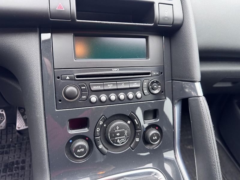 Peugeot 3008 1.6 VTi, 88 kW - fotka 11 z 20