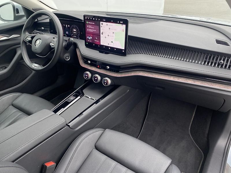Škoda Superb 2,0 TDI 110 kW L&K DSG - fotka 27 z 30