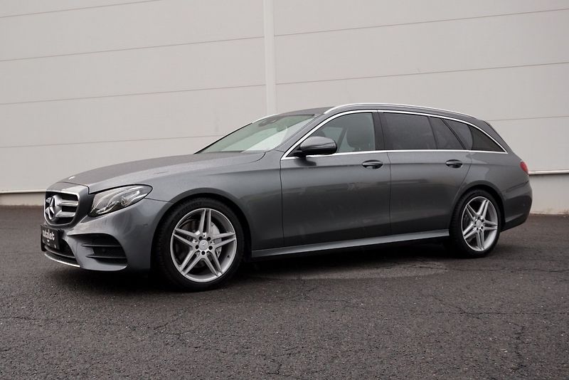 Mercedes-Benz Třídy E E  220 d AMG LINE - fotka 4 z 27