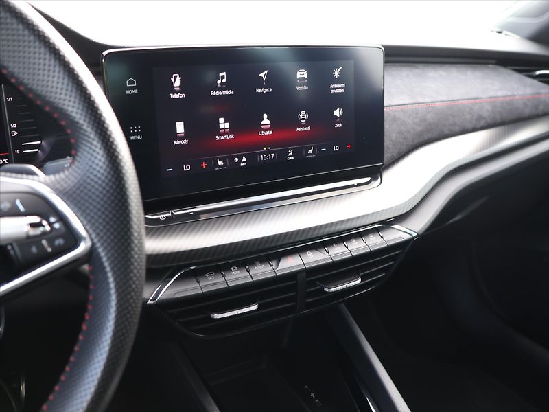 Škoda Octavia 2,0 TSI RS 180kW DSG CZ 1.Maj - fotka 19 z 30