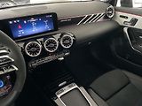 Mercedes-Benz Třídy A 45 S AMG 4Matic+ Akrapovič - náhled 18