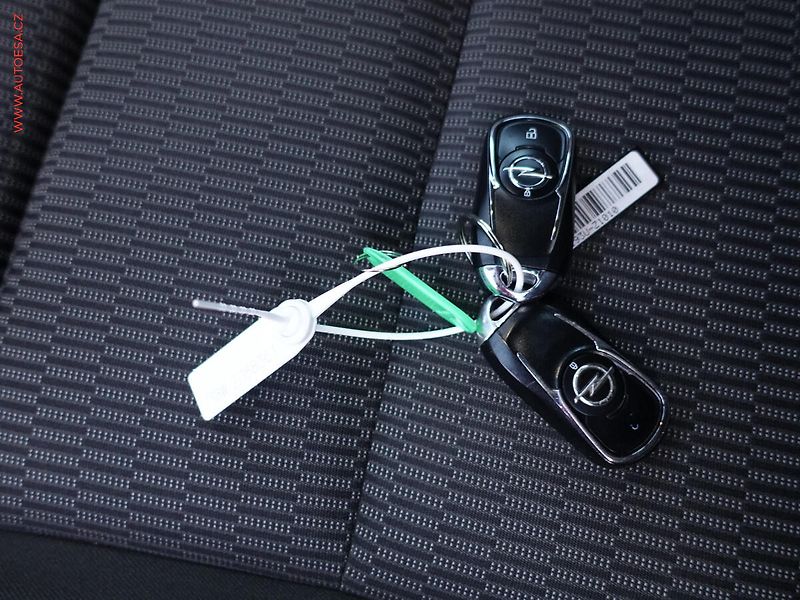 Opel Insignia (2019) 1.6CDTi, ČR, navi, LED - fotka 23 z 23
