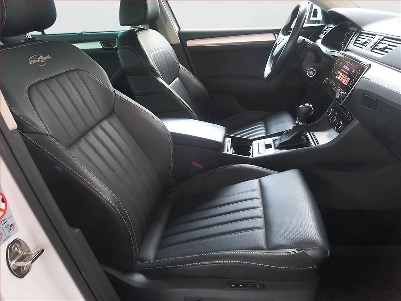 Škoda Superb (2022) Laurin&Klement 2.0 TSI - fotka 9 z 17