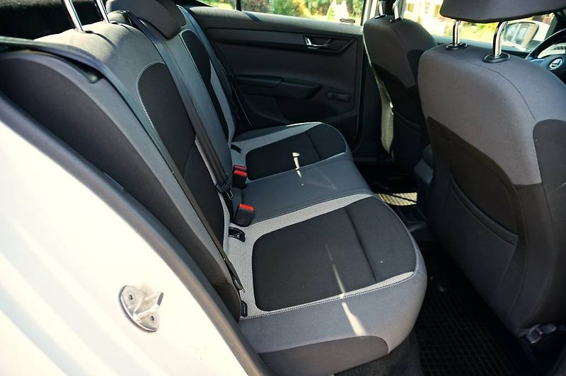 Škoda Fabia (2015) AMBITION 1,2 TSI 66 kW - fotka 15 z 35