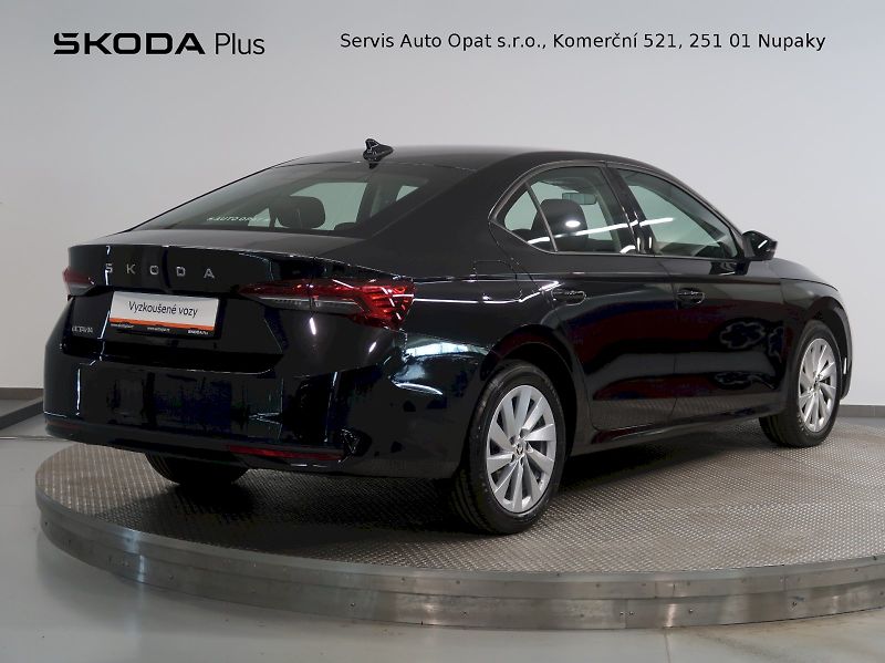 Škoda Octavia (2024) SELECTION 2.0TDI 85kW MATRIX - fotka 2 z 33