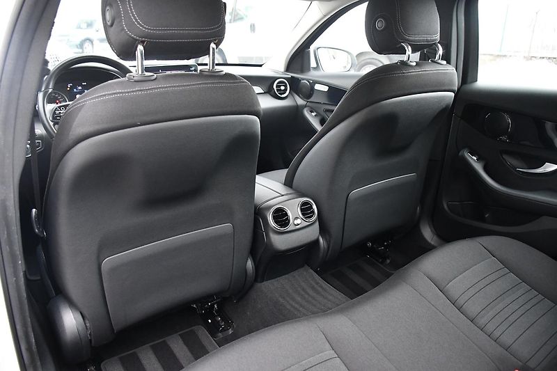 Mercedes-Benz Třídy C 200d PRAV. SERVIS MB 2xPNEU - fotka 19 z 55
