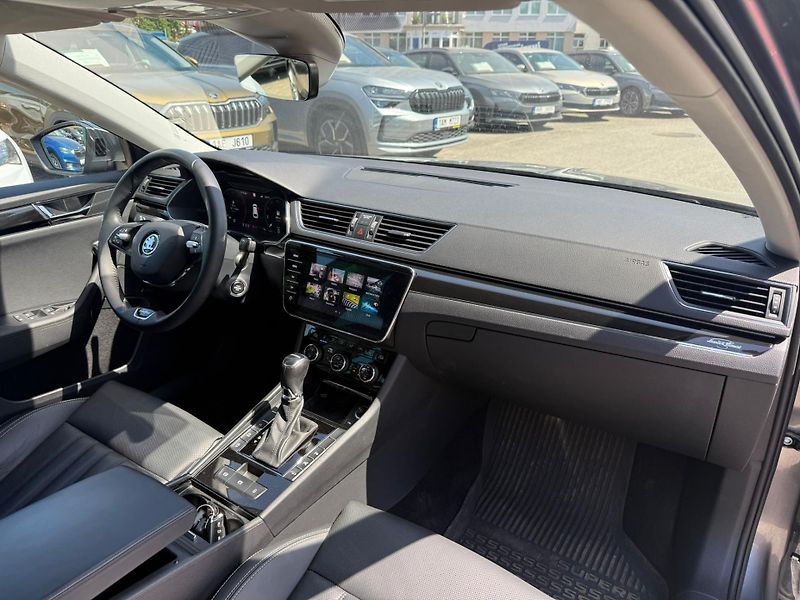 Škoda Superb L&K 2.0 TSI 140kw DSG Combi - fotka 11 z 27