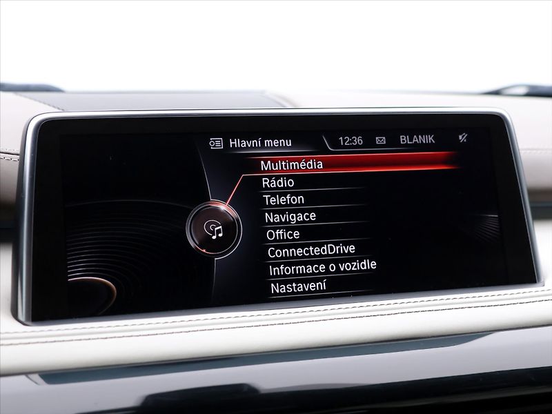 BMW X5 3.0 280kW M50da xD CZ DPH - fotka 24 z 38