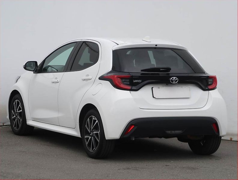 Toyota Yaris (2021) 1.5 VVT-i, Automat, Serv.kniha - fotka 4 z 20