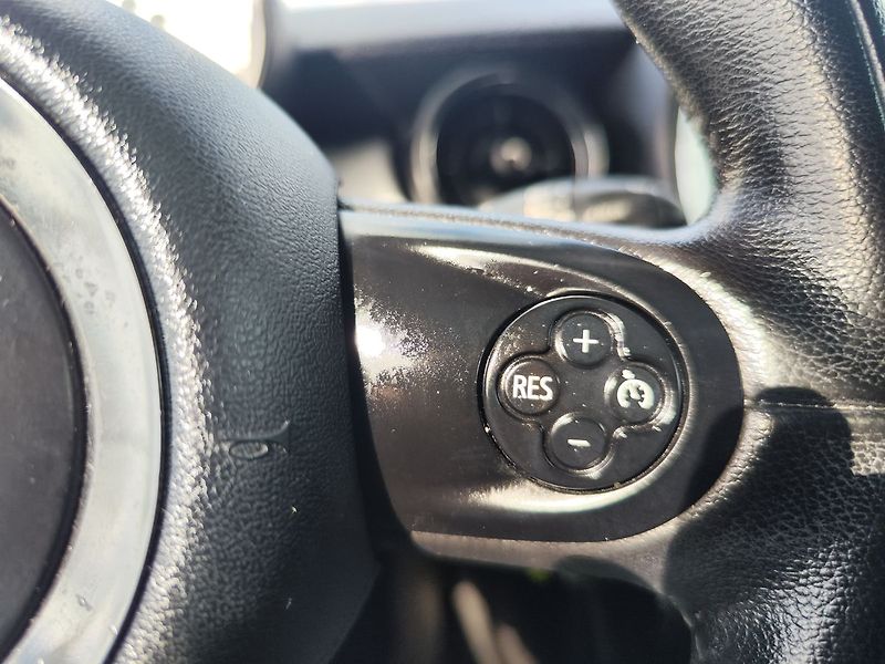 Mini Cooper 1.6/90kW PANO,NAVI - fotka 22 z 26