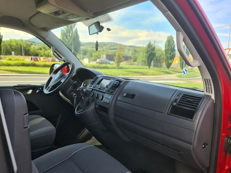 Volkswagen Multivan (2011) 2.0 TDi 103-KW WEBAST OLOMOUC - fotka 34 z 109