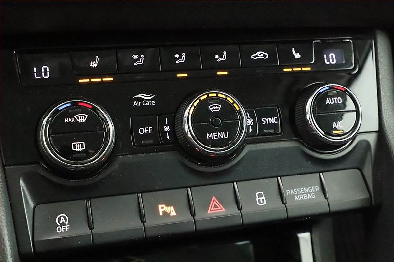Škoda Karoq (2018) 2.0 TDI, 4X4, Kůže, Navi - fotka 11 z 20