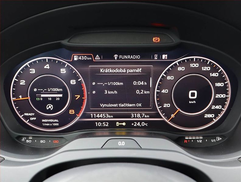 Audi A3 (2018) S-Line 1.5 TFSI, Serv.kniha - fotka 11 z 19