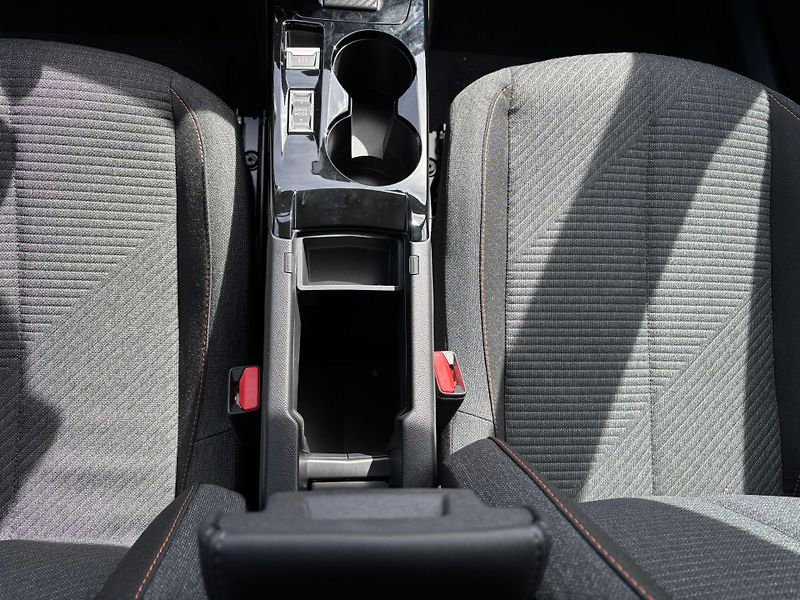 Peugeot 2008 (2026) BUSINESS Elektromotor 115 kW  - fotka 18 z 22
