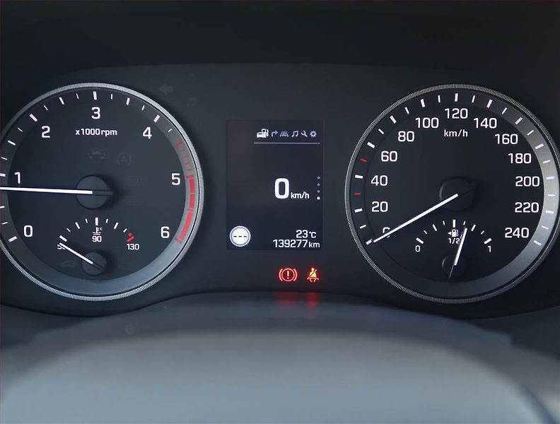 Hyundai Tucson (2016) Trikolor 1.7 CRDi, ČR,1.maj - fotka 11 z 23