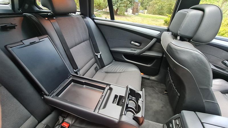 BMW Řada 5 (2009) 525XD,E61,FACELIFT,145kW,MANUÁ - fotka 19 z 32