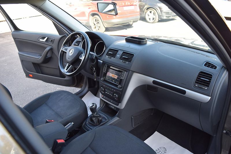 Škoda Yeti (2016) 1.4TSI 92kw AMBITION SMARTLINK - fotka 32 z 49