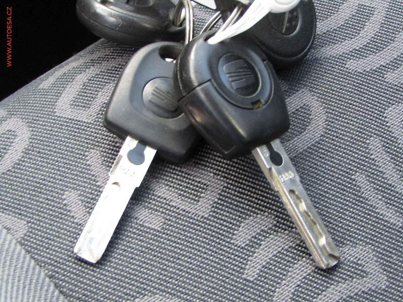 Seat Ibiza (1999) 1.4 i, AC, park.asist - fotka 16 z 16