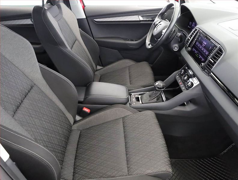 Škoda Karoq (2023) Style 1.5 TSI - fotka 7 z 16