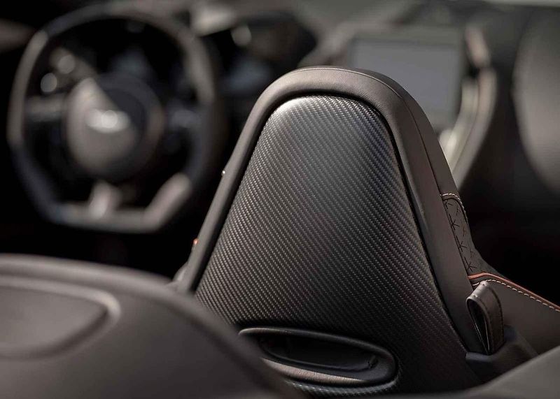 Aston Martin DBS Superleggera Volante