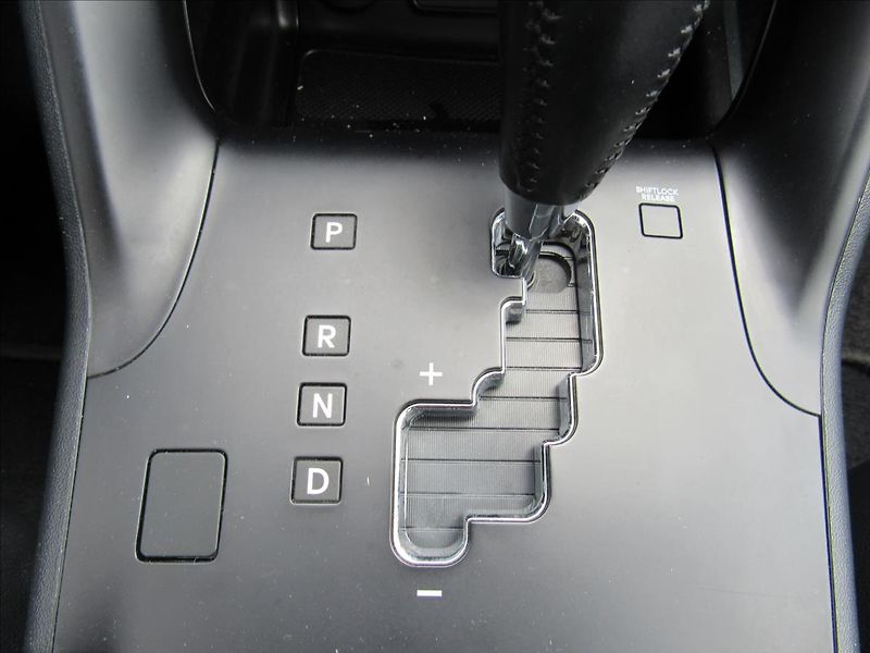 Hyundai ix35 2,0 i 120kW Automat Style - fotka 19 z 30