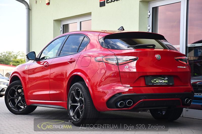 Alfa Romeo Stelvio 2.9V6 Bi-T.382 kW QUADRIFOGLIO - fotka 3 z 56