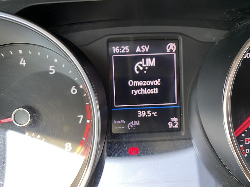 Volkswagen Tiguan Allspace 1.4 TSI 110kW - ALLSPACE - LED - fotka 16 z 50