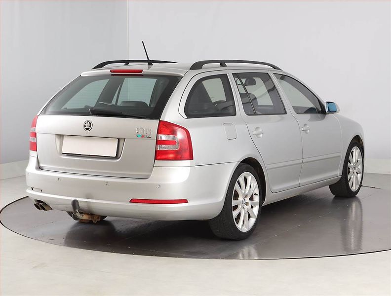 Škoda Octavia (2007) RS 2.0 TDI, Serv.kniha - fotka 5 z 19