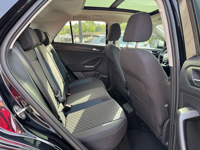 Volkswagen T-Roc (2019) IQ. DRIVE 1,5 TSI 110 KW - fotka 28 z 36