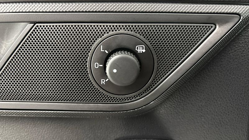 Škoda Fabia 1.0 TSI Ambition Combi - fotka 21 z 25