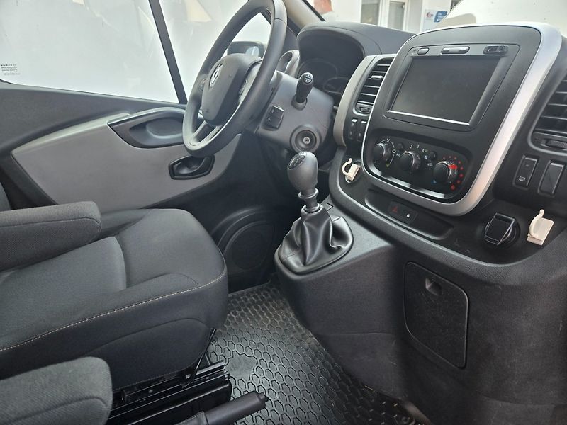 Renault Trafic (2020) 1.6 DCi 8.místné,nové CZ LONG - fotka 17 z 21