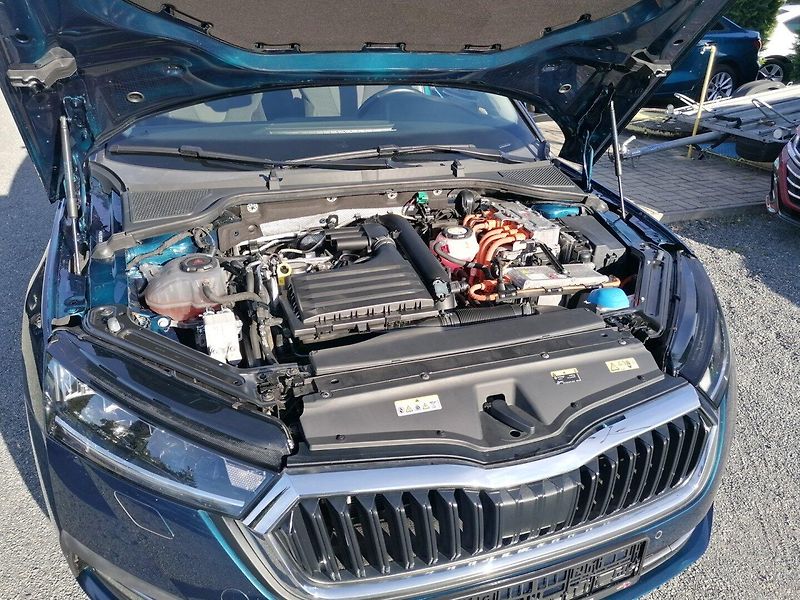 Škoda Octavia (2021) 1.4 TSi iV PHEV 150kW Plug in - fotka 38 z 39