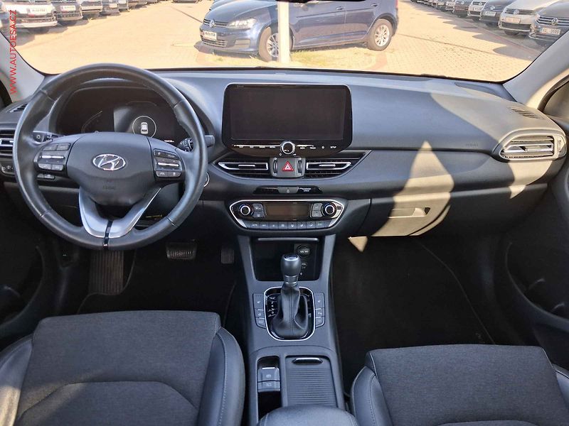 Hyundai i30 (2022) 1.5T-GDi 48V MHEV, ČR, Style - fotka 8 z 18